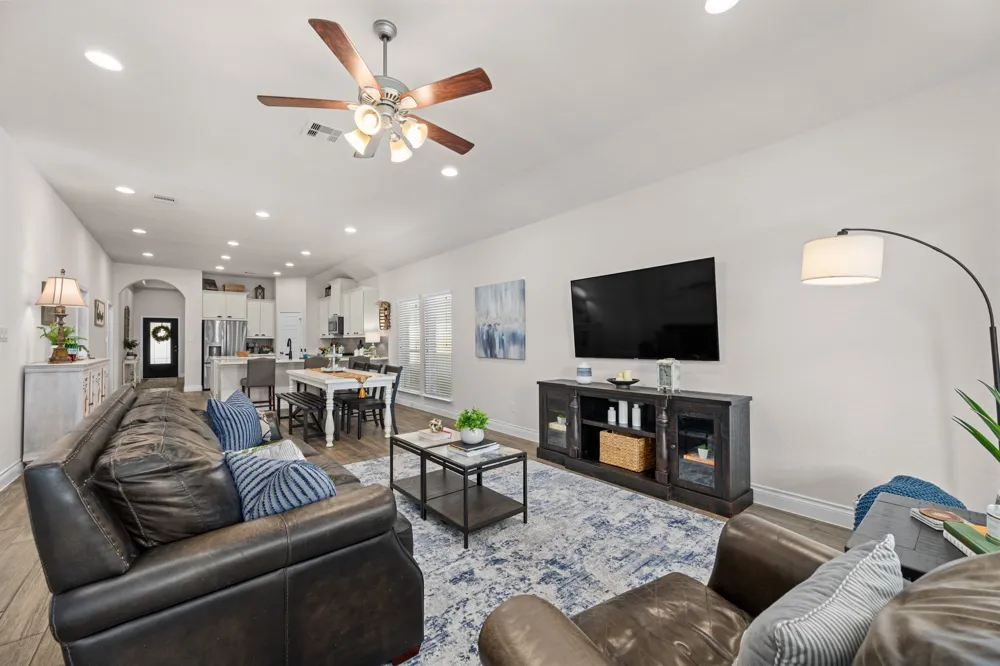 2404 Brook Crest Way Leander, TX 78641