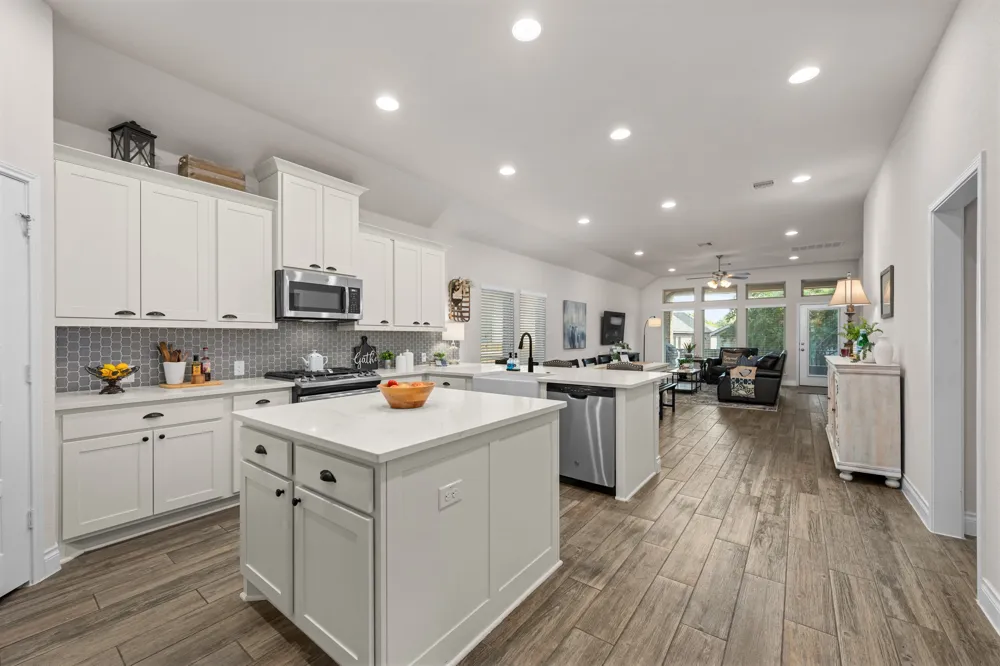 2404 Brook Crest Way Leander, TX 78641
