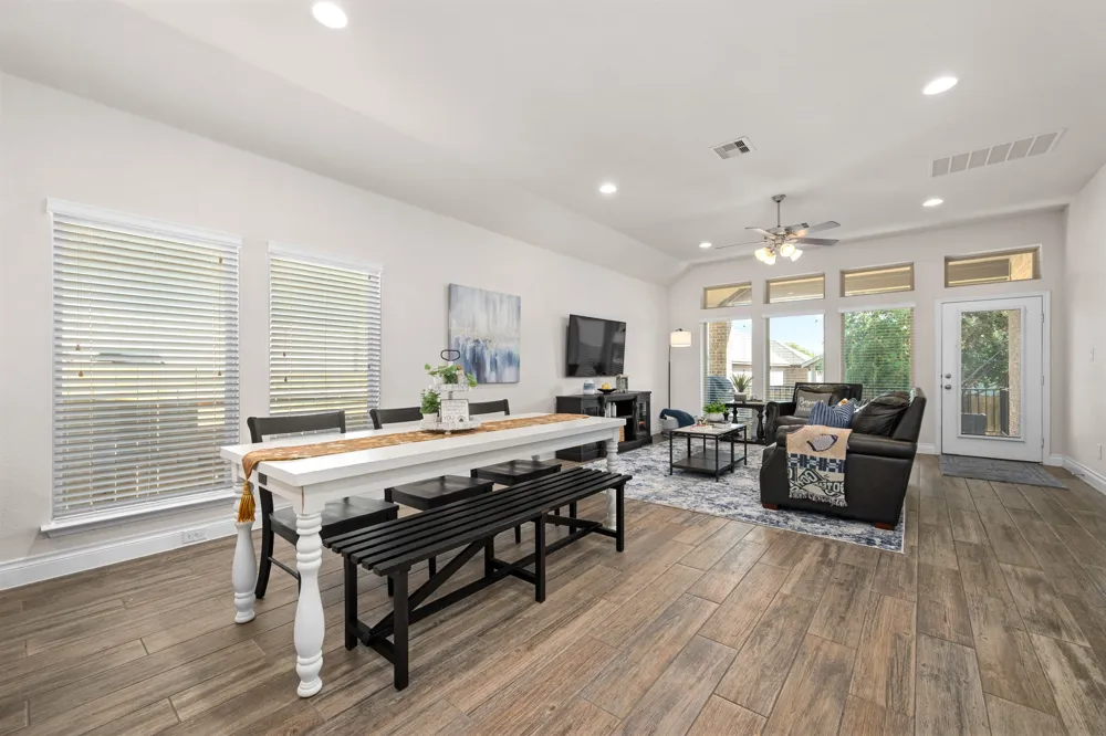 2404 Brook Crest Way Leander, TX 78641
