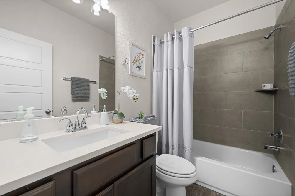 2404 Brook Crest Way Leander, TX 78641