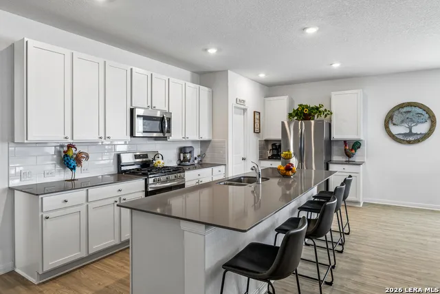 5801 MUSQUIZ RDG Seguin, TX 78155