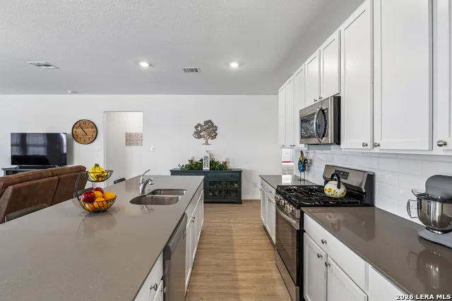5801 MUSQUIZ RDG Seguin, TX 78155