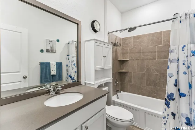 5801 MUSQUIZ RDG Seguin, TX 78155