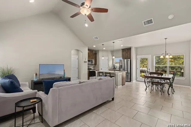 986 PARADISE DR Canyon Lake, TX 78133