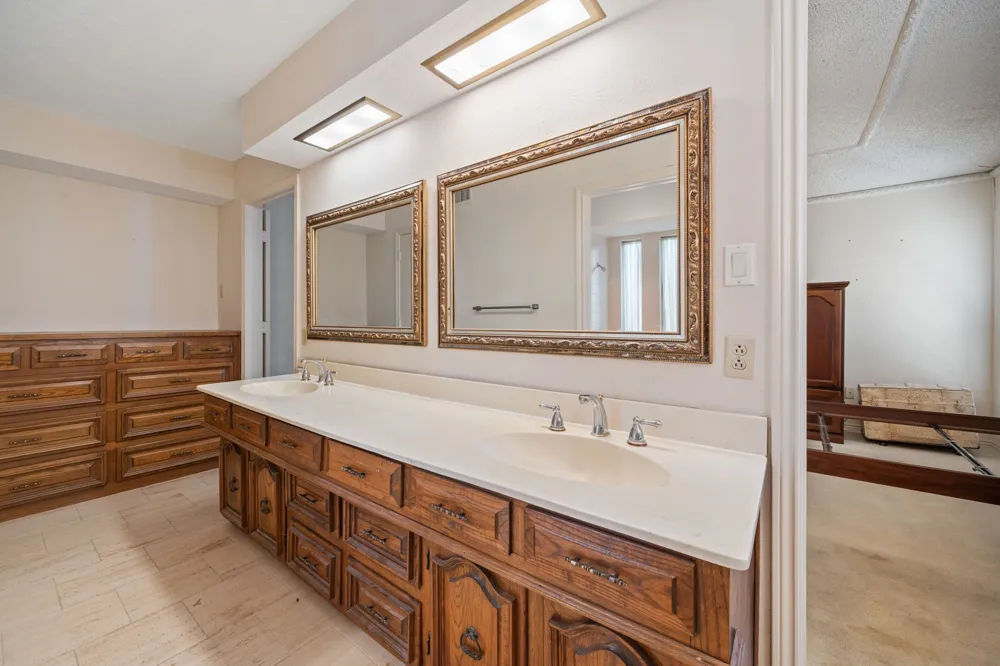 2702 Wagonwheel Drive Carrollton, TX 75006