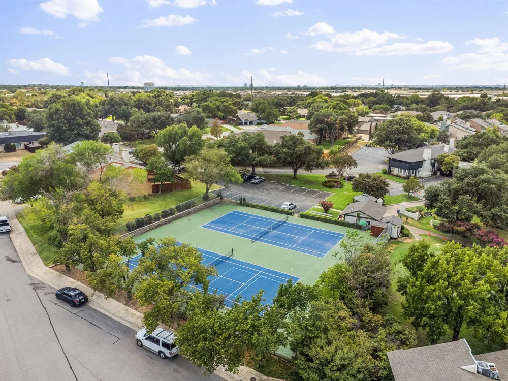 2702 Wagonwheel Drive Carrollton, TX 75006