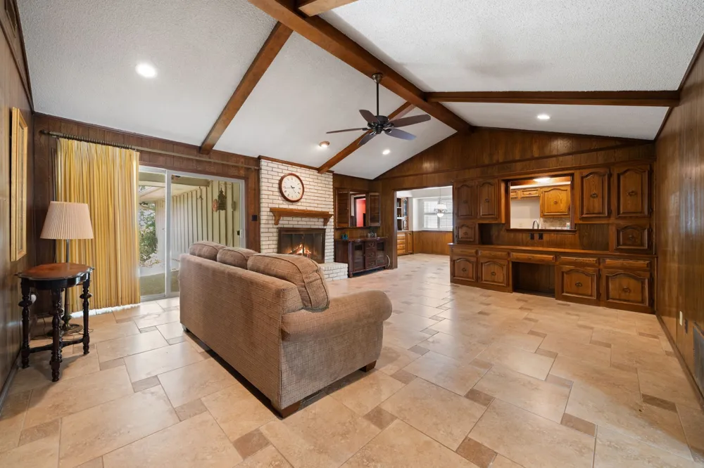 2702 Wagonwheel Drive Carrollton, TX 75006