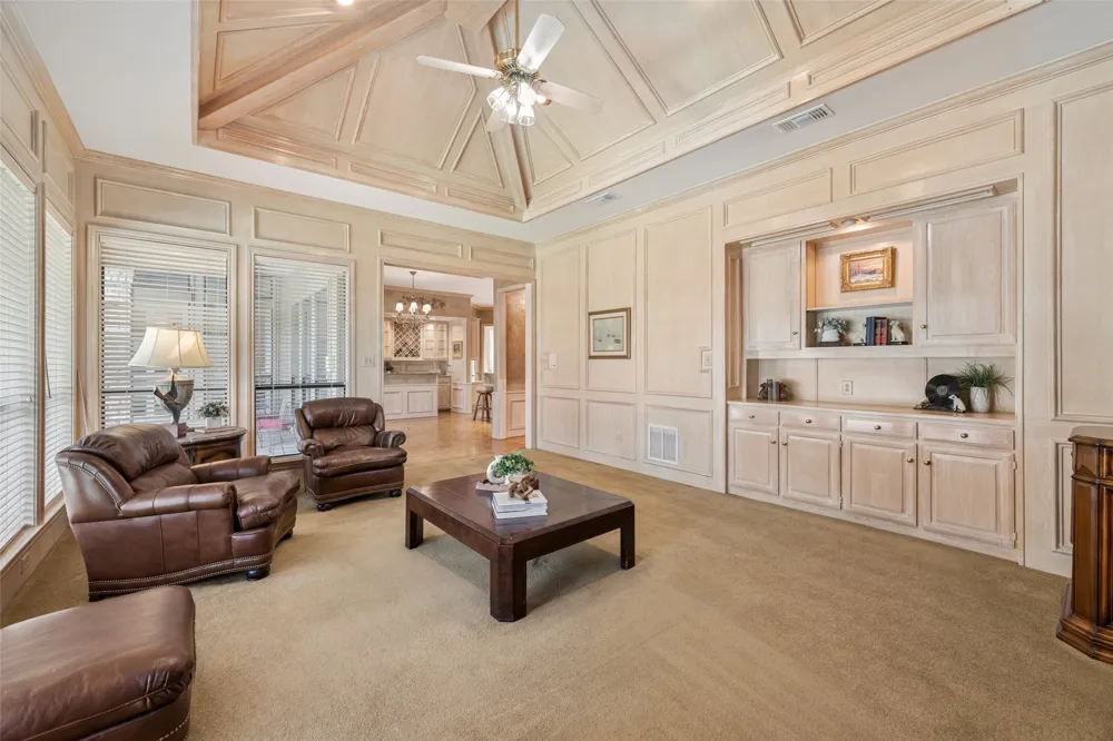 4428 Hollow Oak Drive Dallas, TX 75287