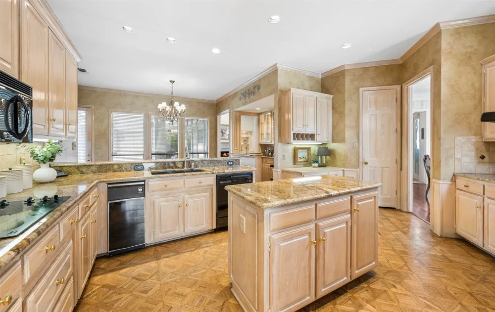 4428 Hollow Oak Drive Dallas, TX 75287