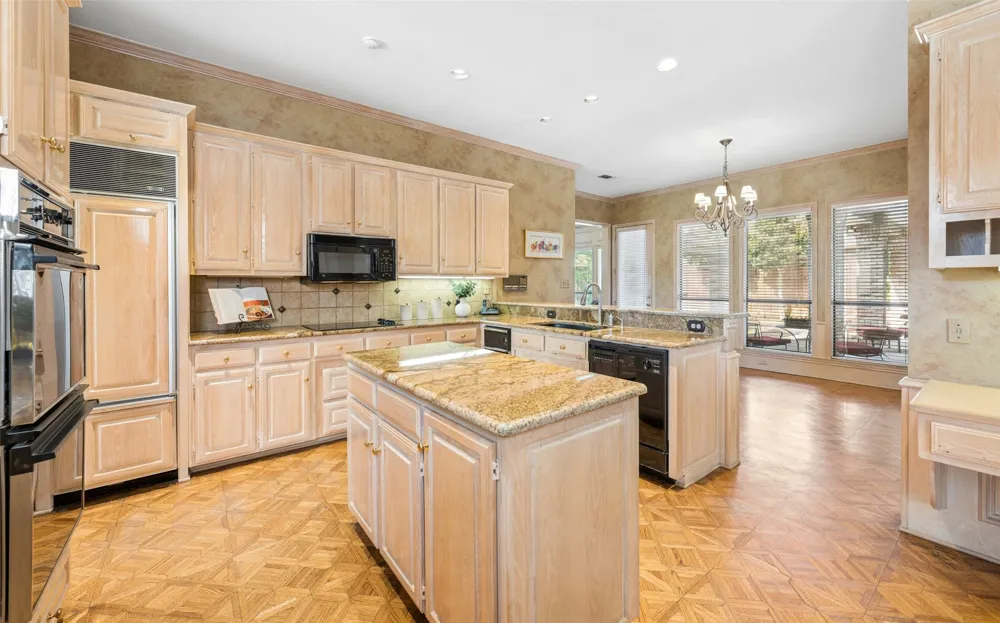 4428 Hollow Oak Drive Dallas, TX 75287