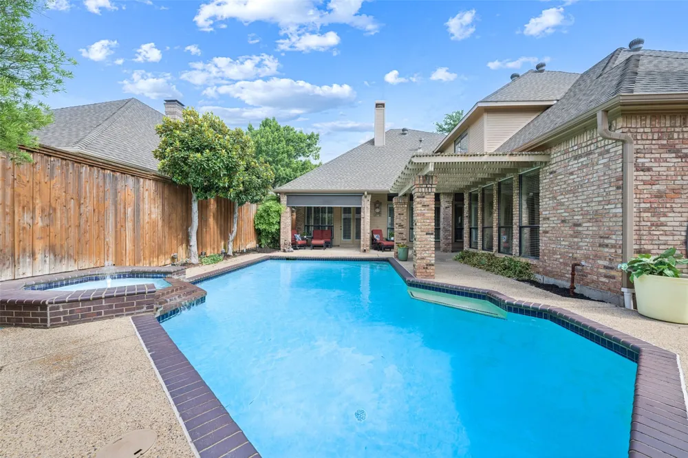 4428 Hollow Oak Drive Dallas, TX 75287