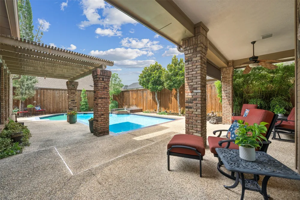 4428 Hollow Oak Drive Dallas, TX 75287