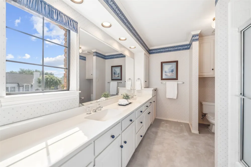 4428 Hollow Oak Drive Dallas, TX 75287