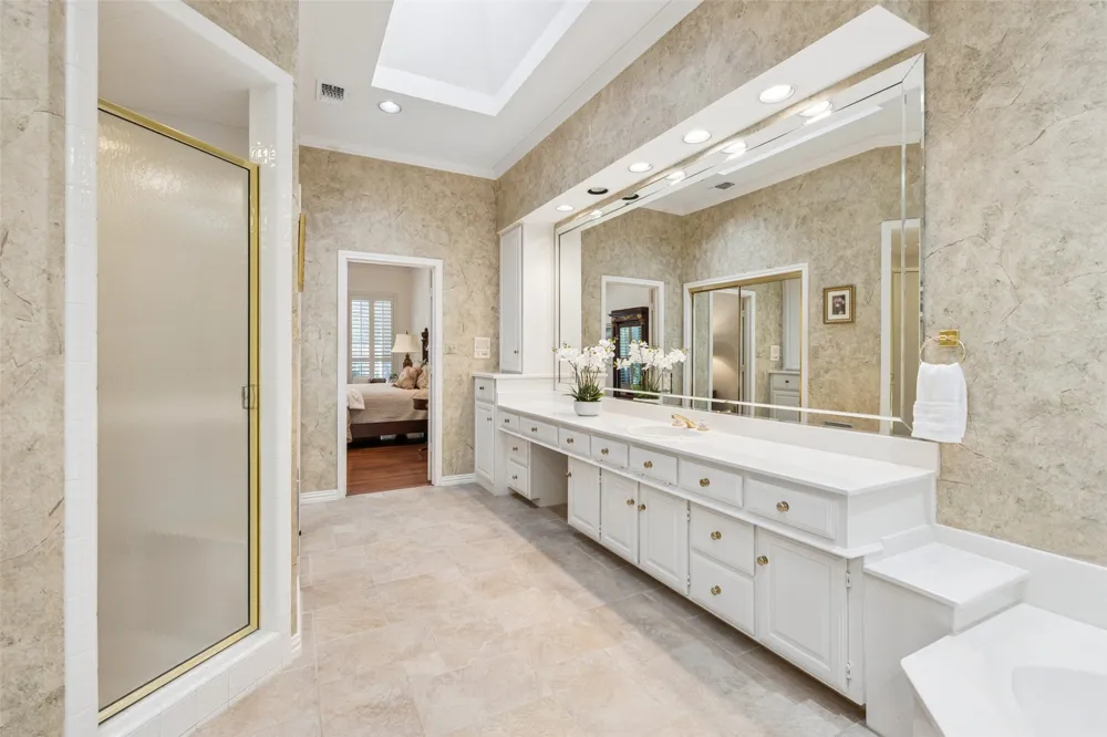 4428 Hollow Oak Drive Dallas, TX 75287