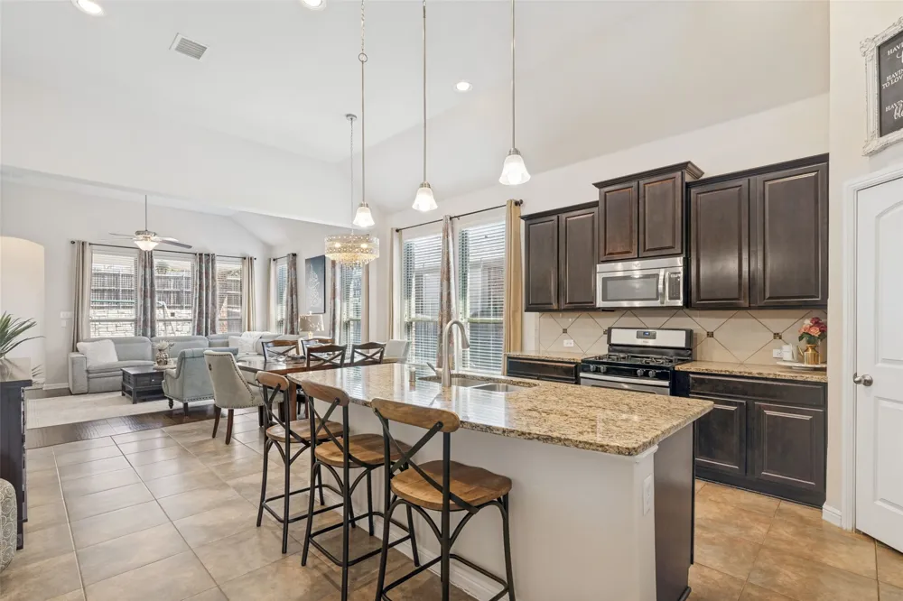 3827 Mustang Avenue Sachse, TX 75048