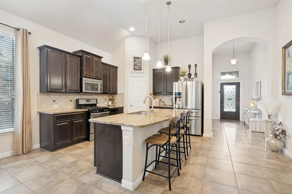 3827 Mustang Avenue Sachse, TX 75048