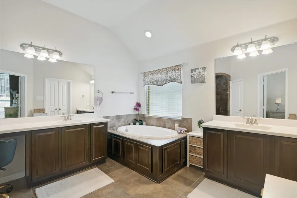 3827 Mustang Avenue Sachse, TX 75048