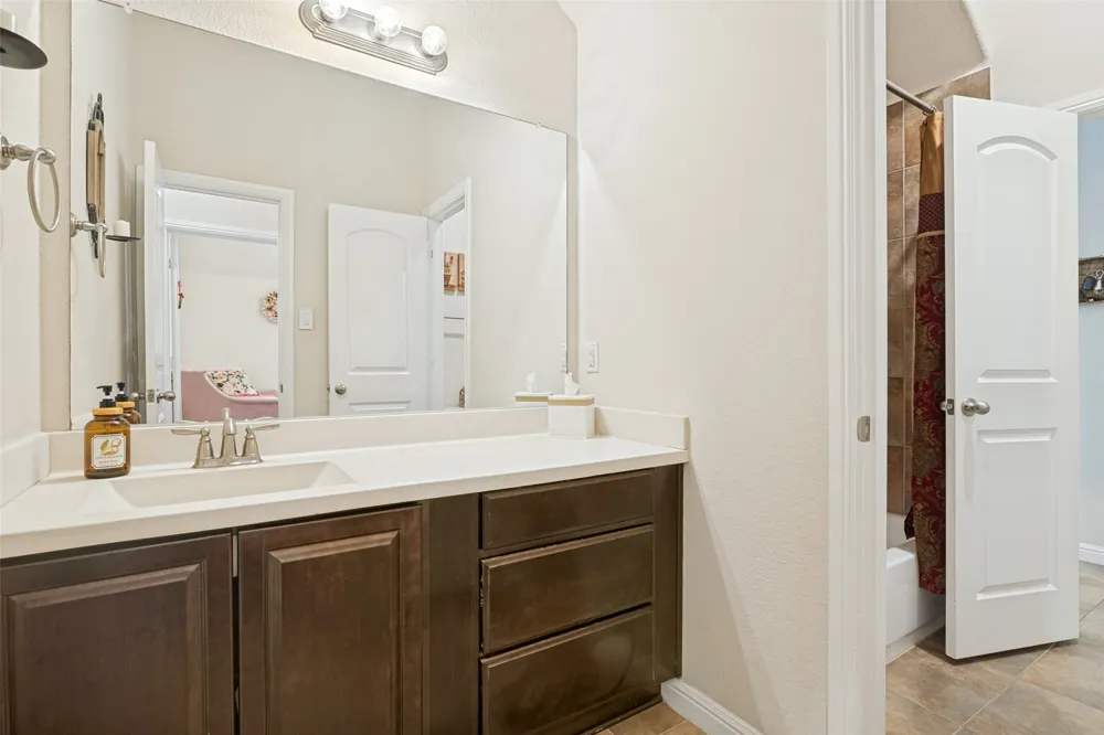 3827 Mustang Avenue Sachse, TX 75048