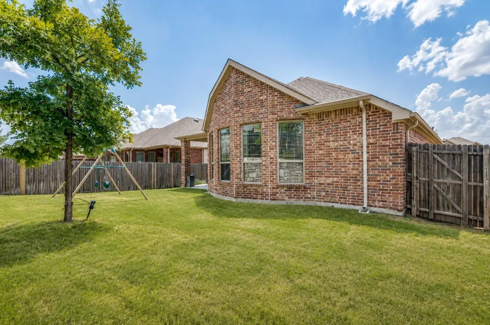 3827 Mustang Avenue Sachse, TX 75048