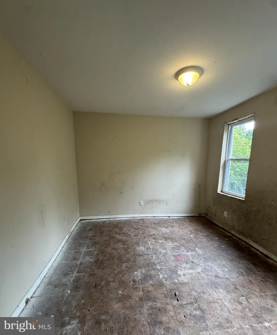 123 E MAYLAND STREET Philadelphia, PA 19144