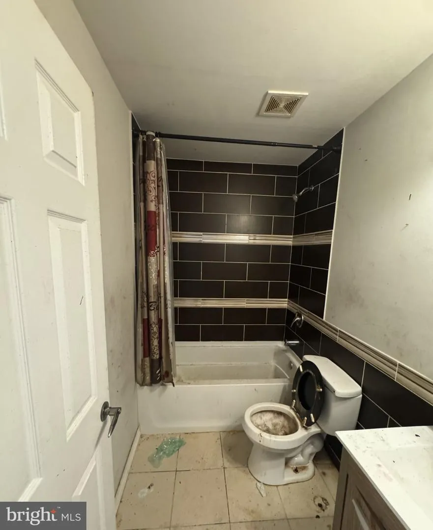 123 E MAYLAND STREET Philadelphia, PA 19144