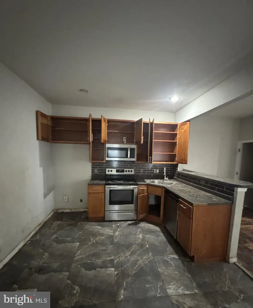 123 E MAYLAND STREET Philadelphia, PA 19144