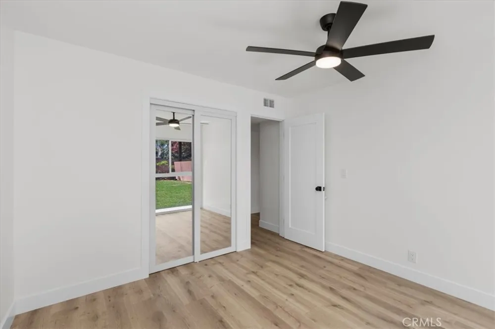 12042 Davenport Los Alamitos, CA 90720