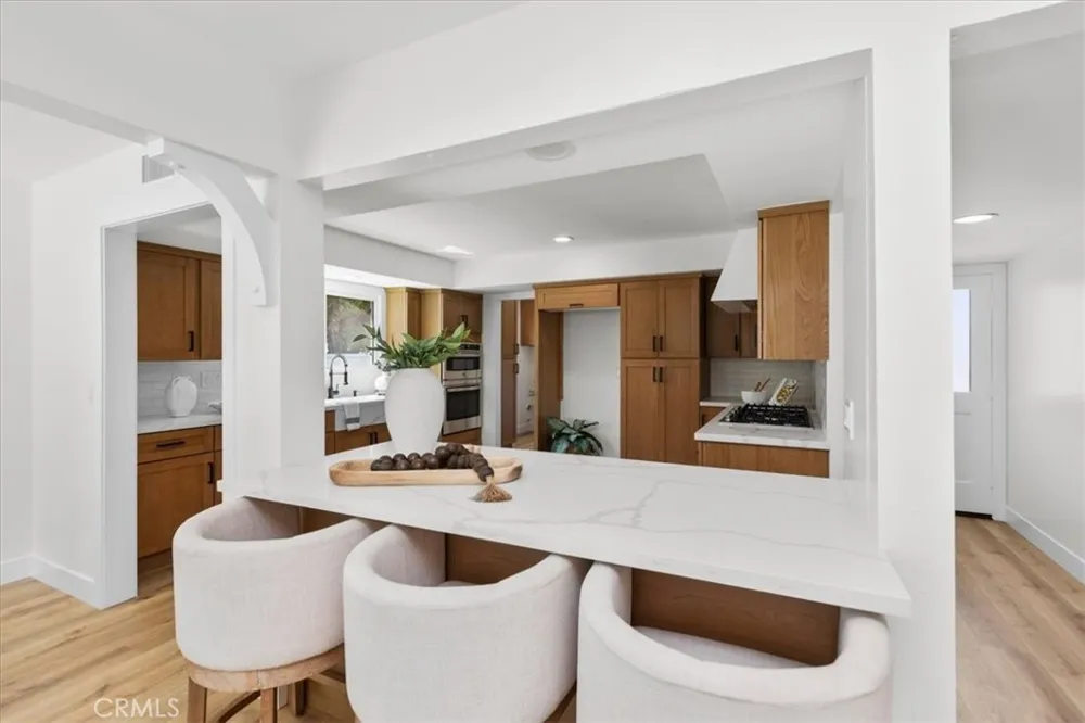 12042 Davenport Los Alamitos, CA 90720