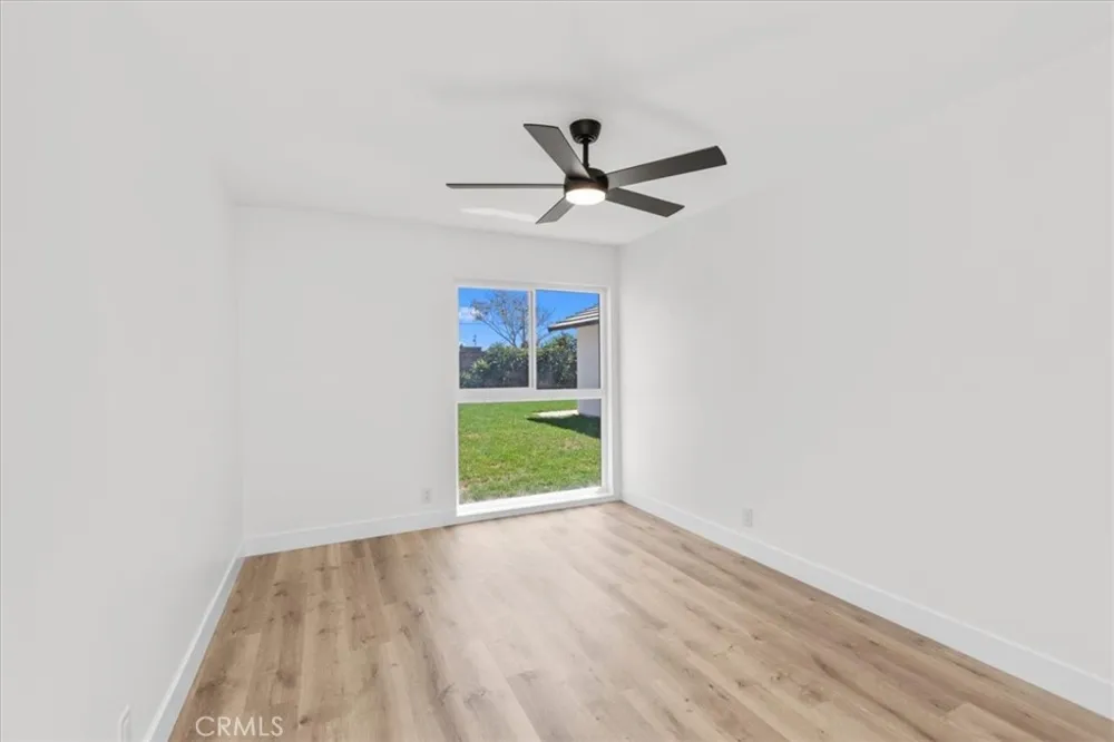 12042 Davenport Los Alamitos, CA 90720