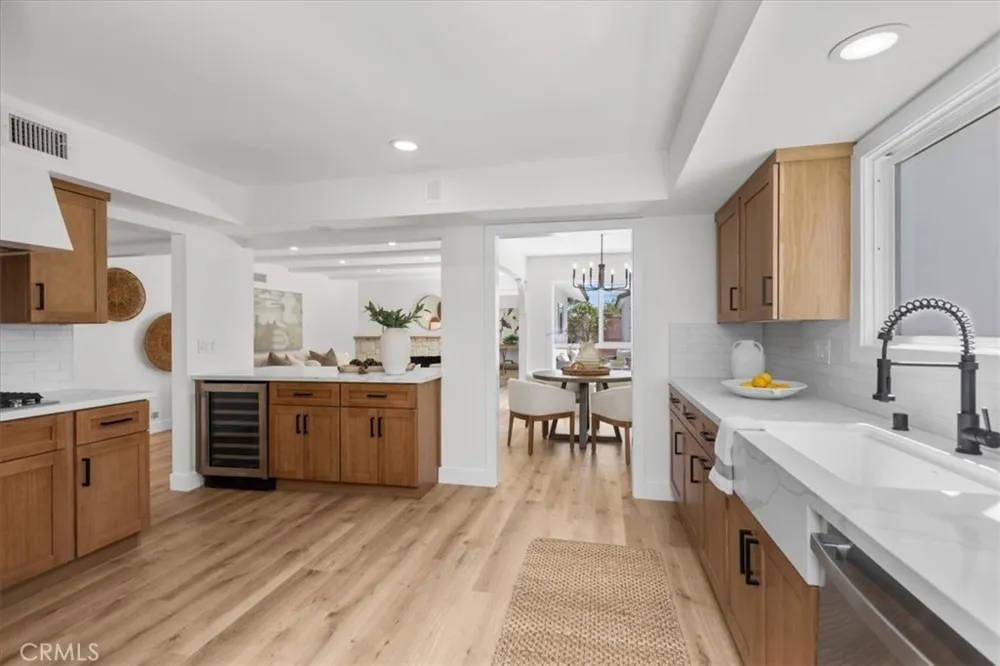 12042 Davenport Los Alamitos, CA 90720