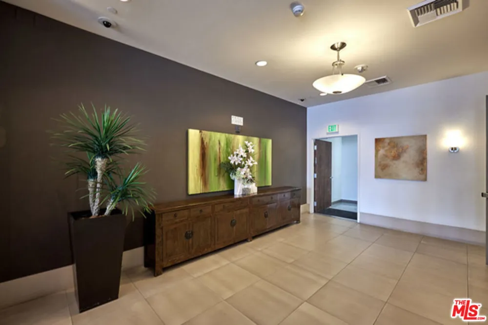 3223 W 6th Street #604 Los Angeles, CA 90020