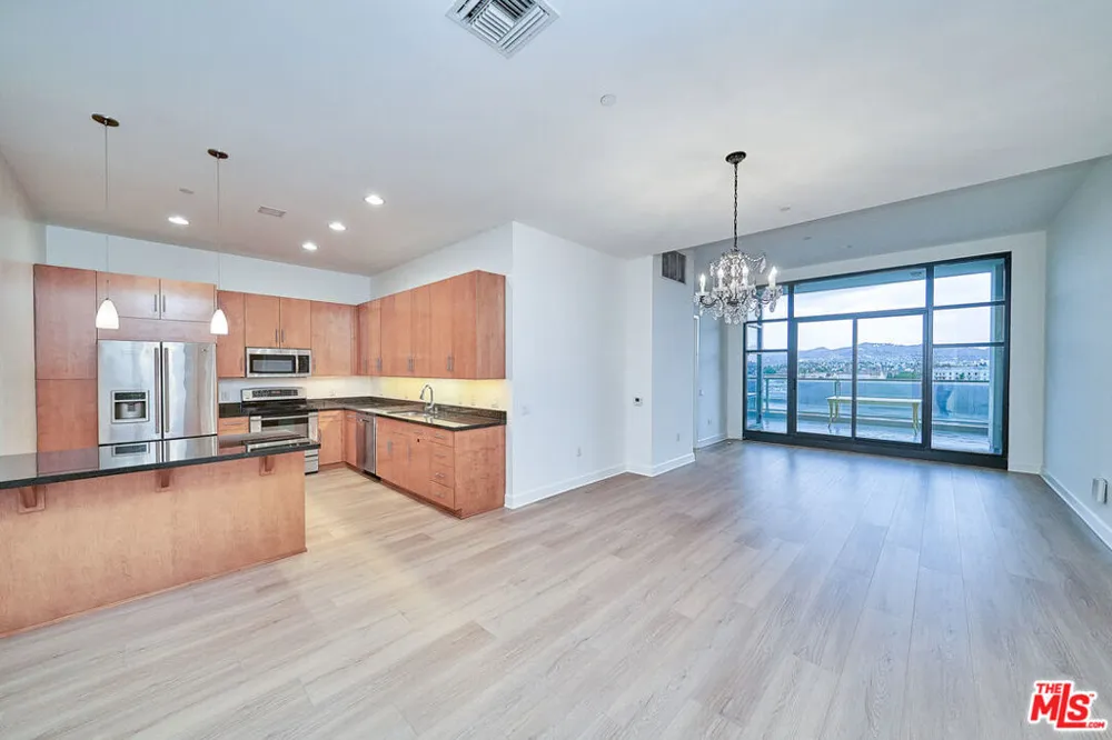 3223 W 6th Street #604 Los Angeles, CA 90020