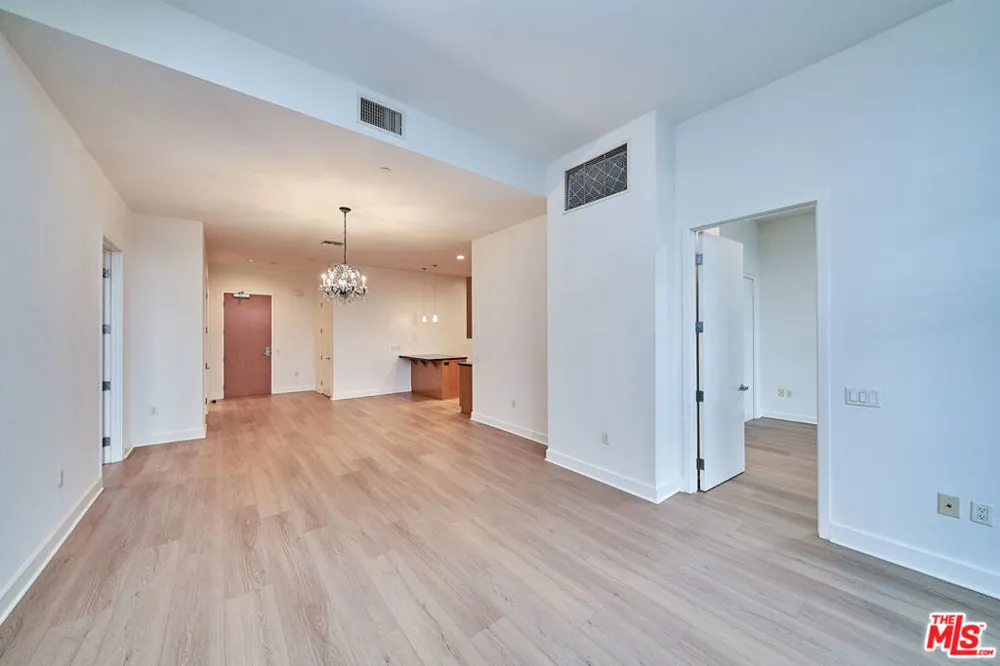 3223 W 6th Street #604 Los Angeles, CA 90020