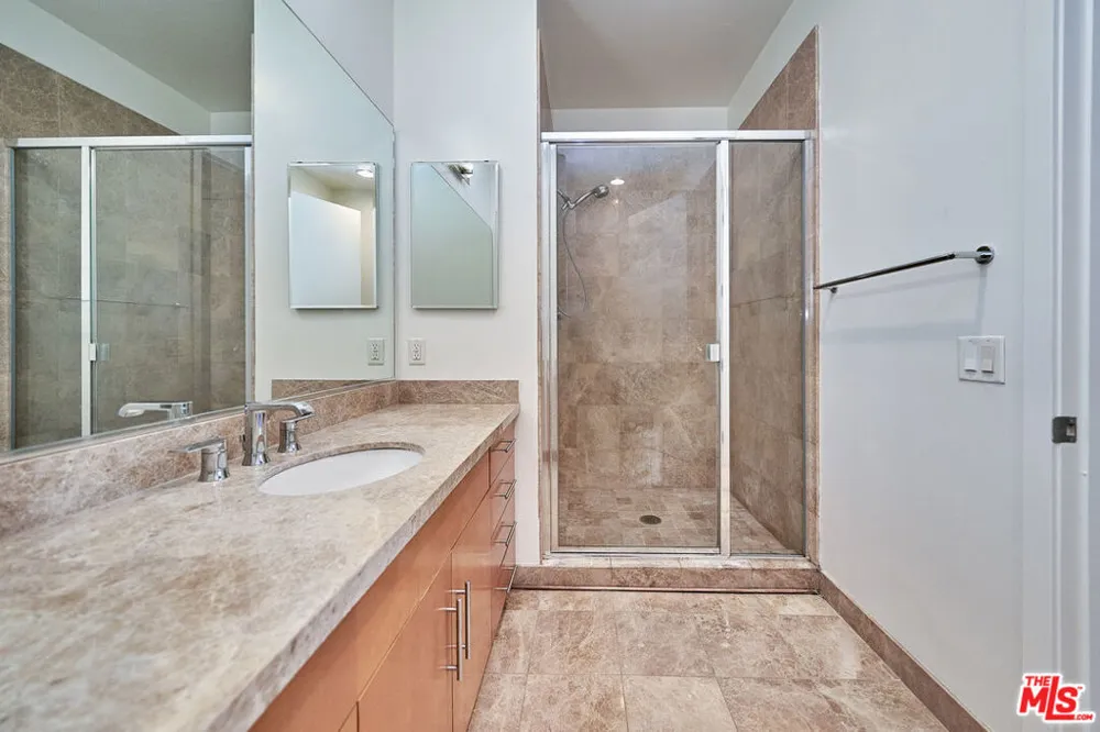 3223 W 6th Street #604 Los Angeles, CA 90020