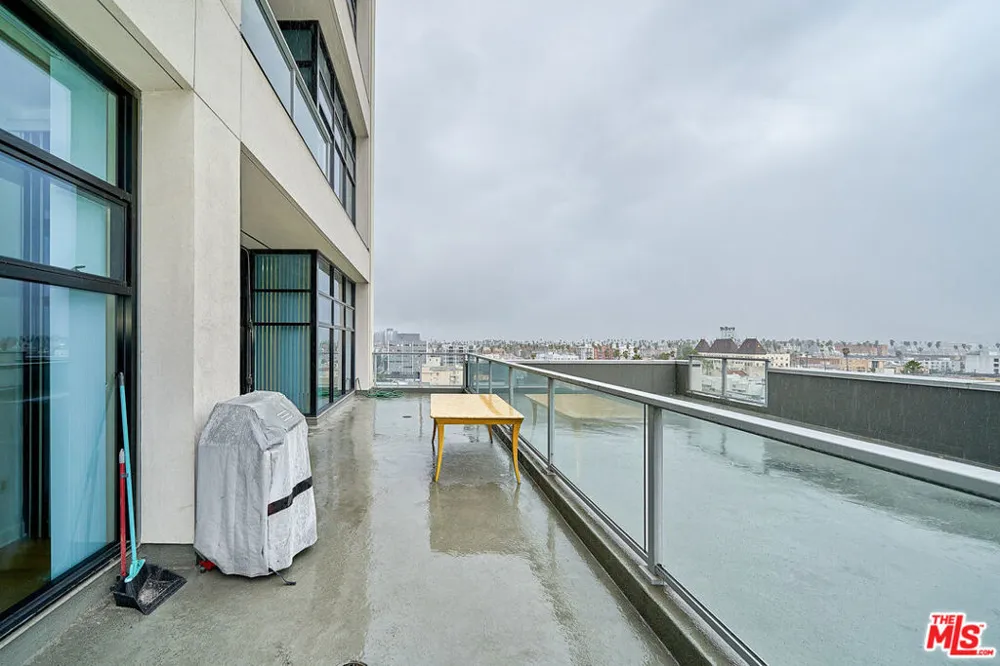 3223 W 6th Street #604 Los Angeles, CA 90020