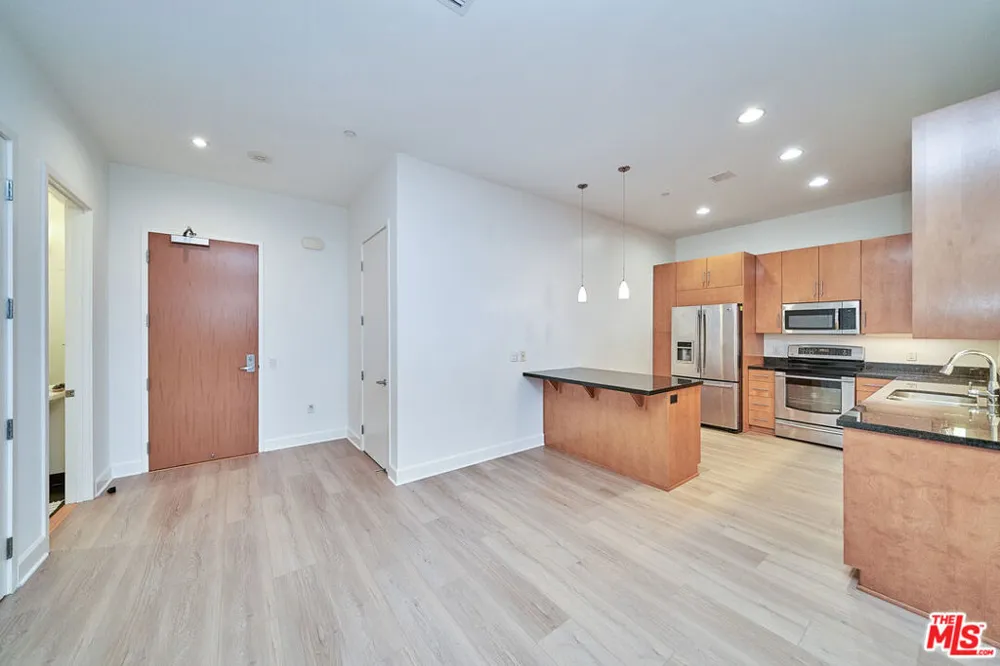 3223 W 6th Street #604 Los Angeles, CA 90020