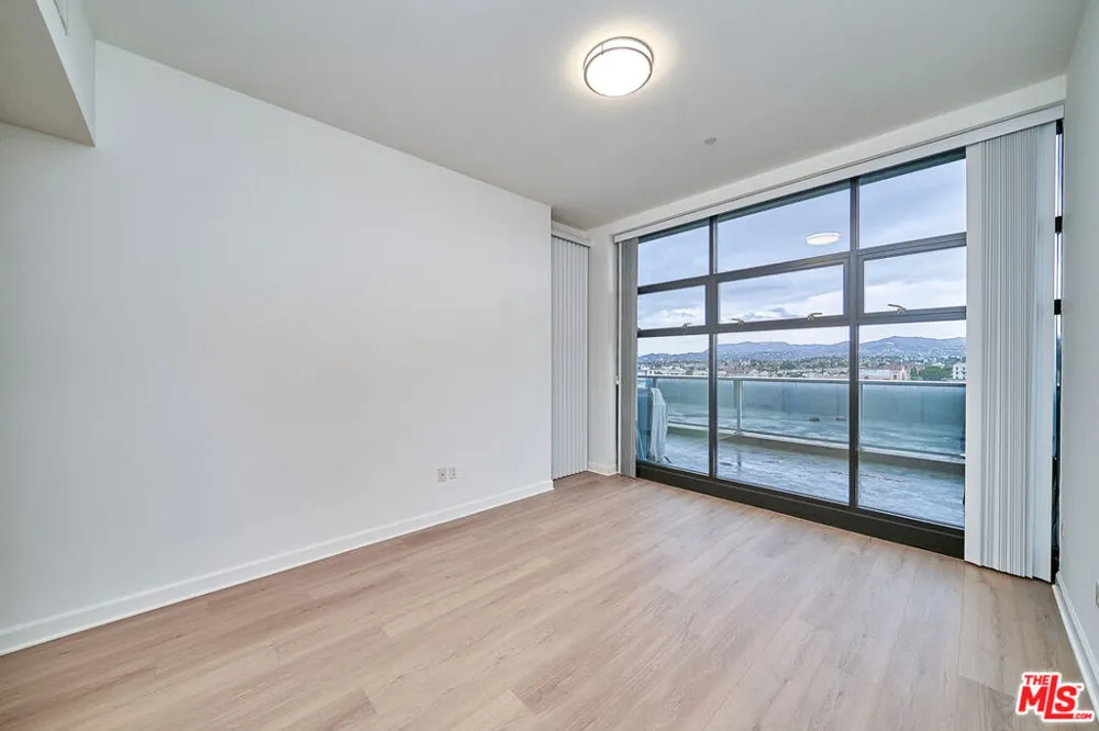 3223 W 6th Street #604 Los Angeles, CA 90020