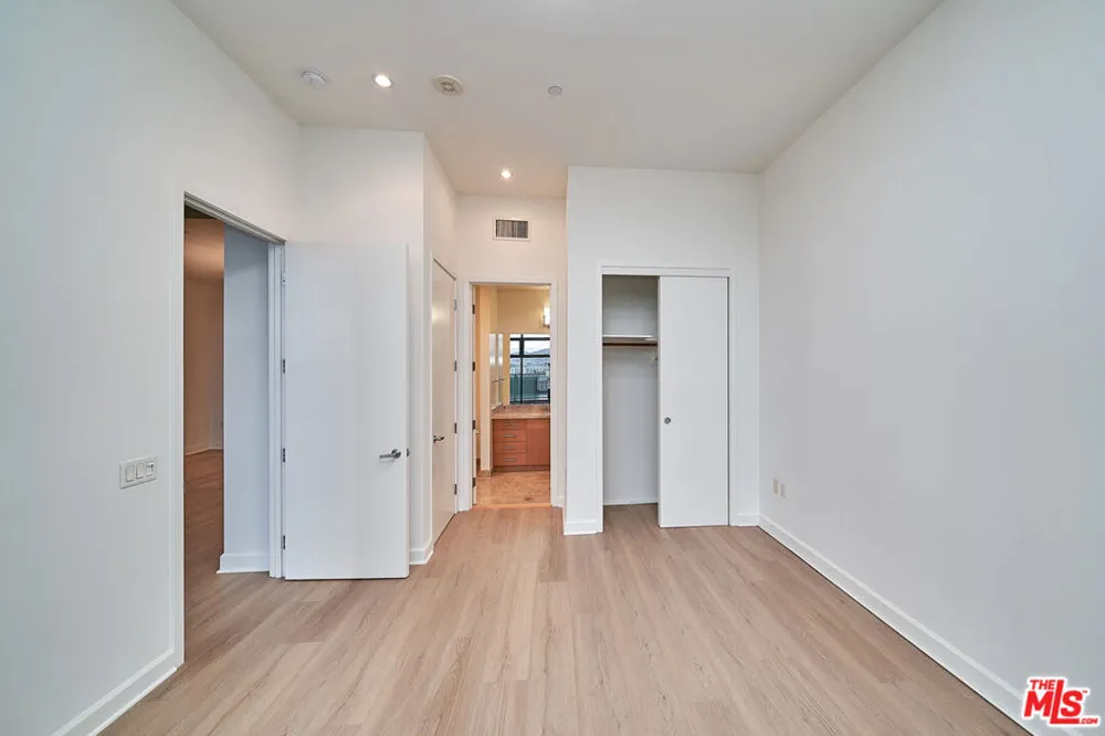 3223 W 6th Street #604 Los Angeles, CA 90020