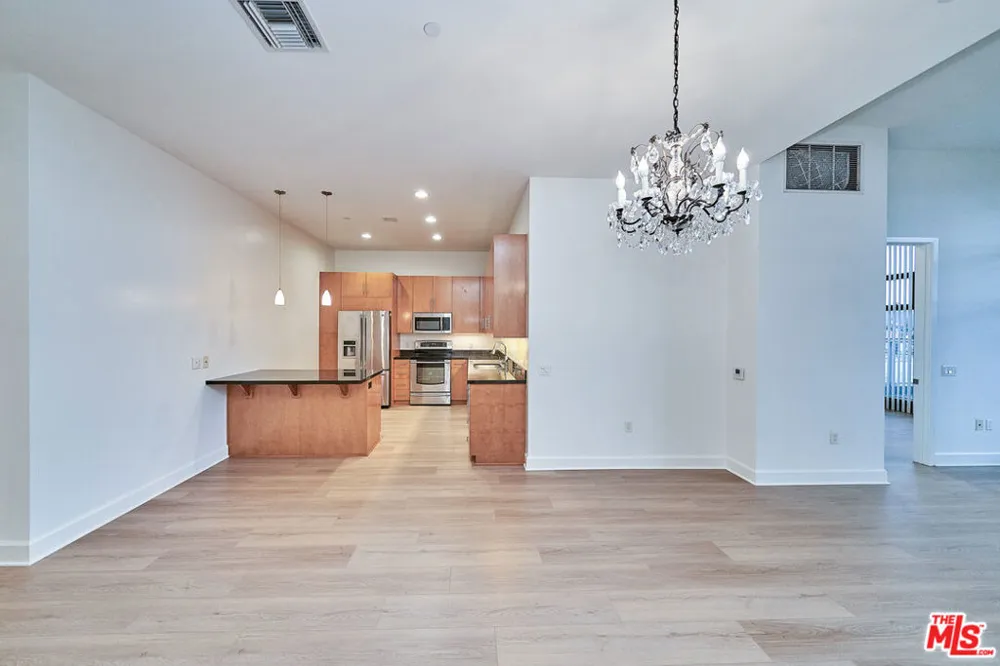 3223 W 6th Street #604 Los Angeles, CA 90020