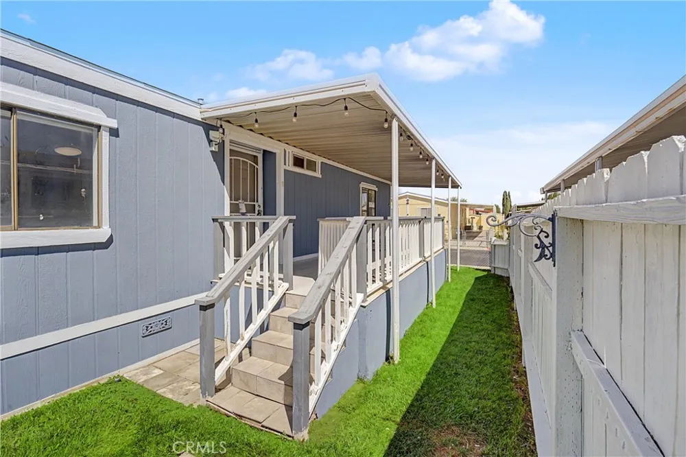 2545 E Avenue I #17 Lancaster, CA 93535