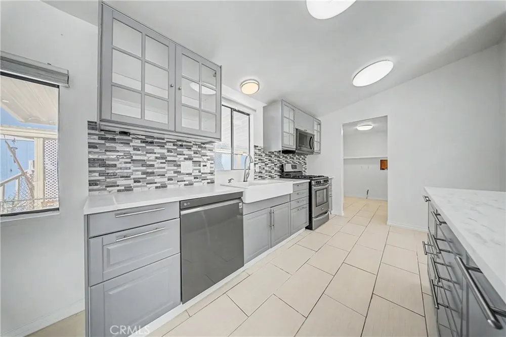 2545 E Avenue I #17 Lancaster, CA 93535