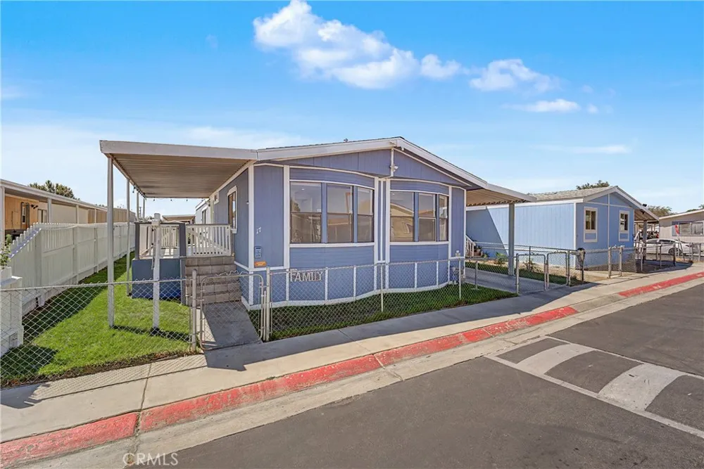 2545 E Avenue I #17 Lancaster, CA 93535