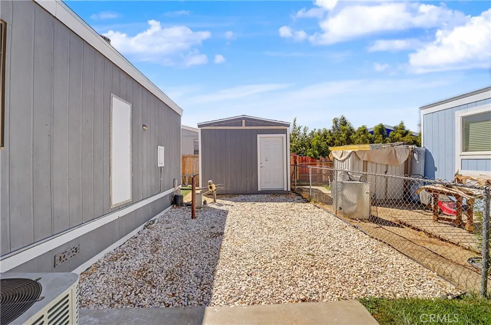 2545 E Avenue I #17 Lancaster, CA 93535