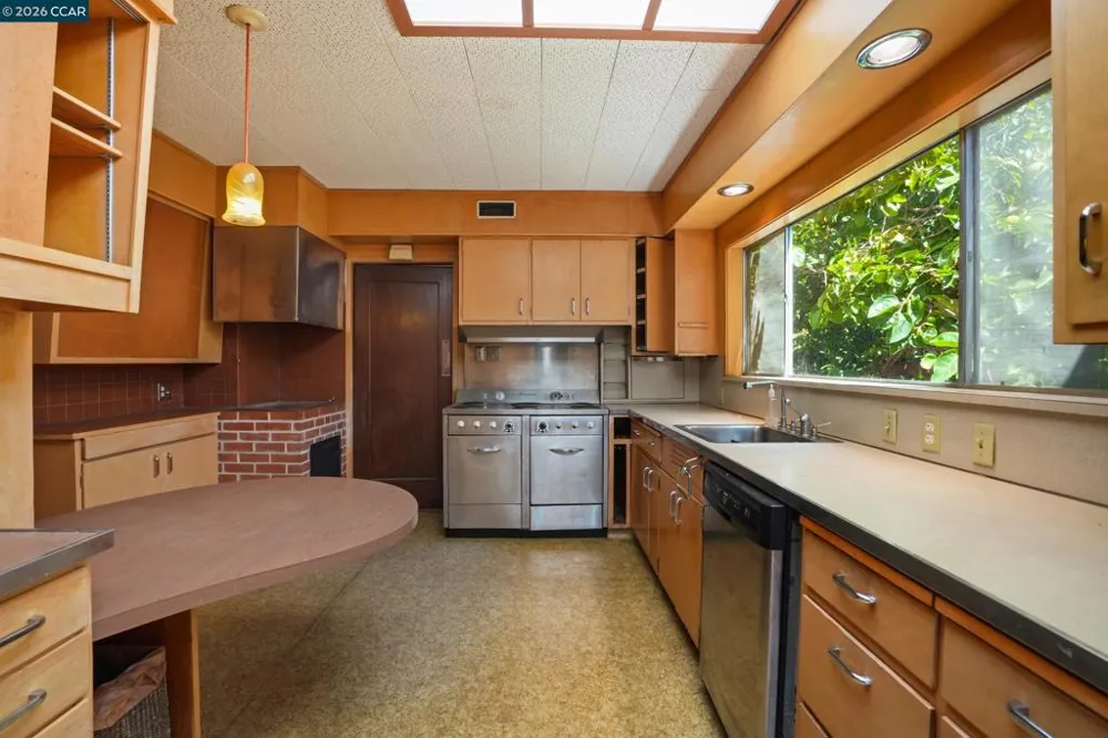 2500 Lowell Avenue Richmond, CA 94804