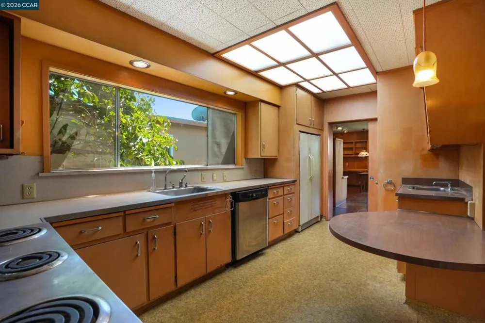 2500 Lowell Avenue Richmond, CA 94804