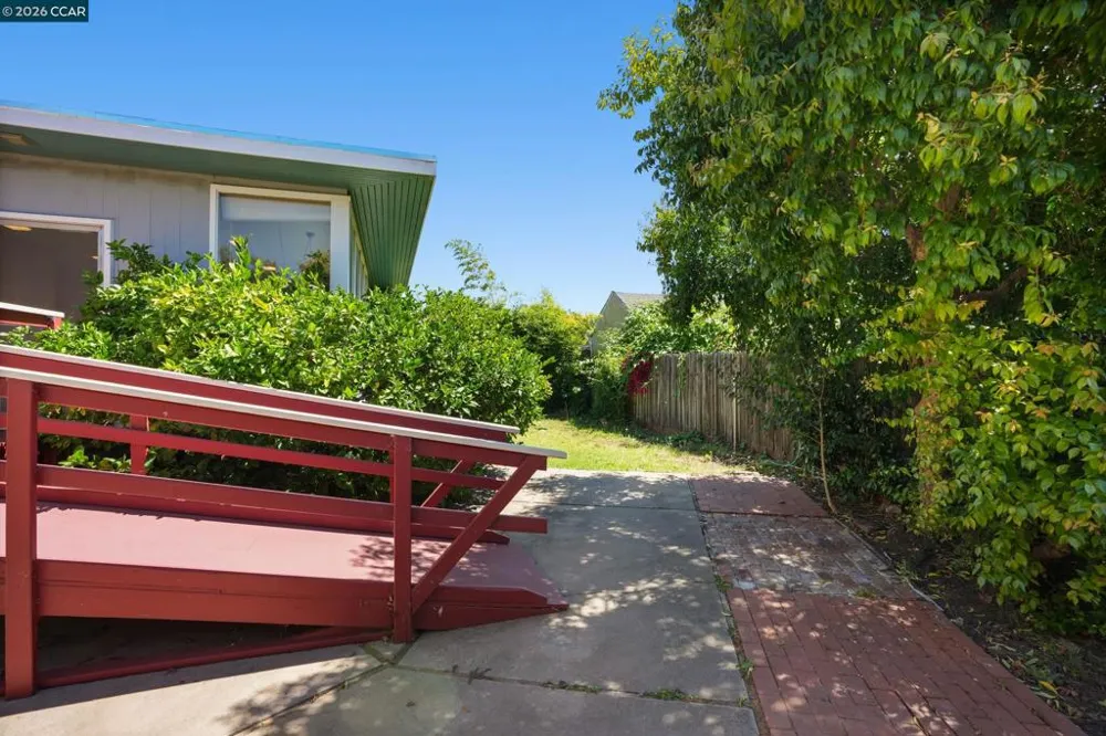 2500 Lowell Avenue Richmond, CA 94804