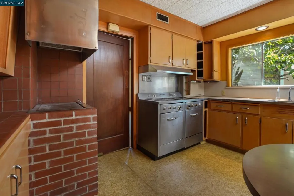 2500 Lowell Avenue Richmond, CA 94804