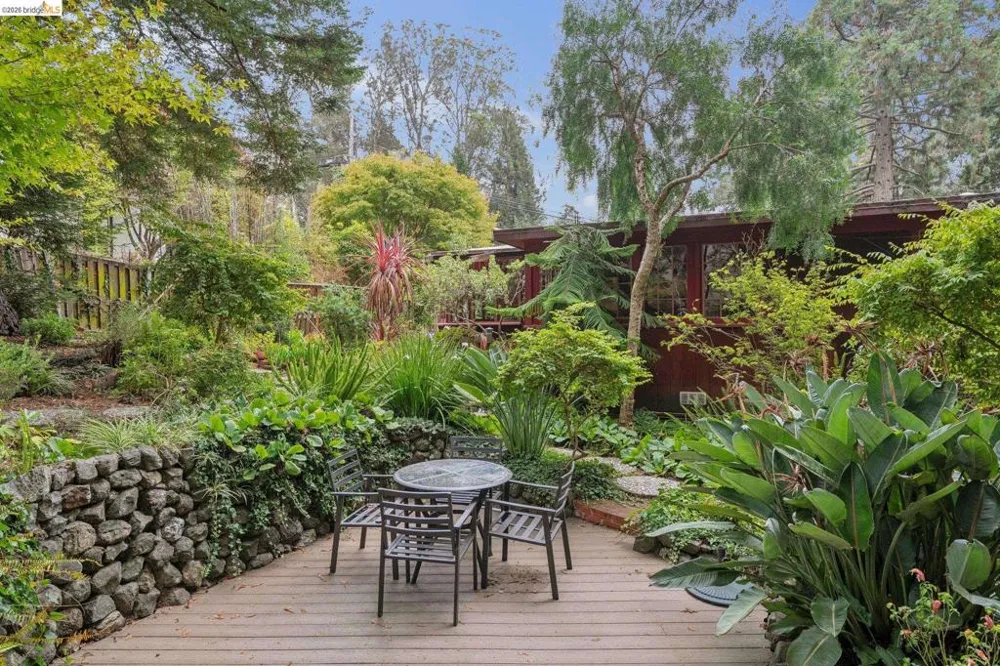 19 Sunset Dr Kensington, CA 94707