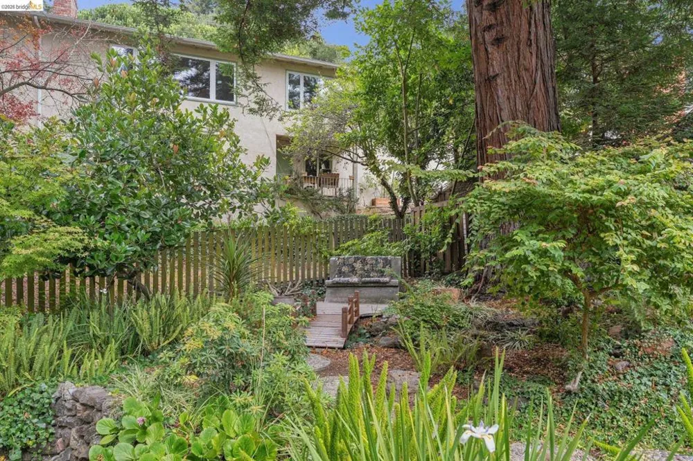 19 Sunset Dr Kensington, CA 94707