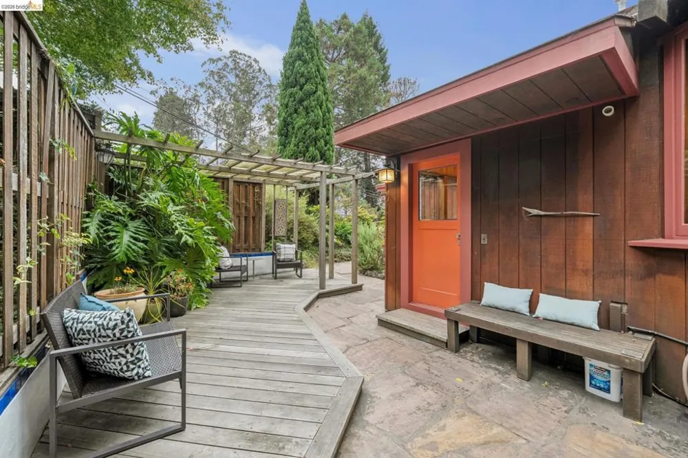 19 Sunset Dr Kensington, CA 94707